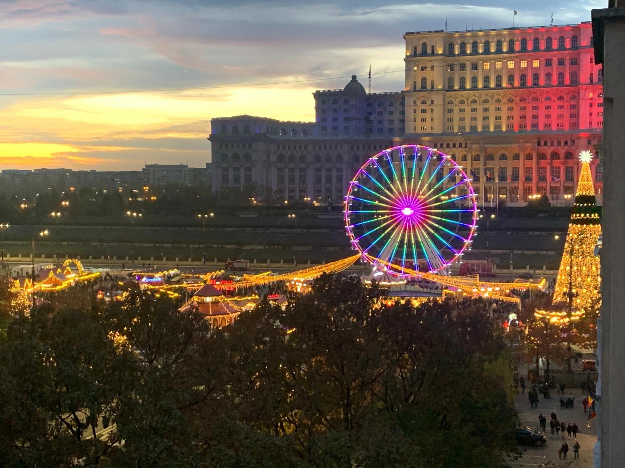 Chic Apartment Piata Constitutiei - View From The Balcony To The Palace Of Parliament Bucureşti Exterior foto